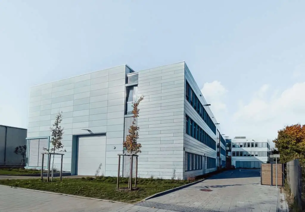 Rückansicht Fraunhofer Institut Gebäude