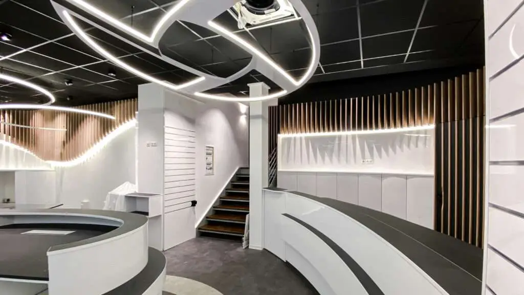 Verkaufsraum in futuristischem Design