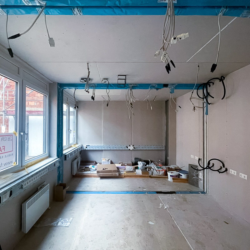 2025-10_NEWS_RENESAS_CONTAINER-2