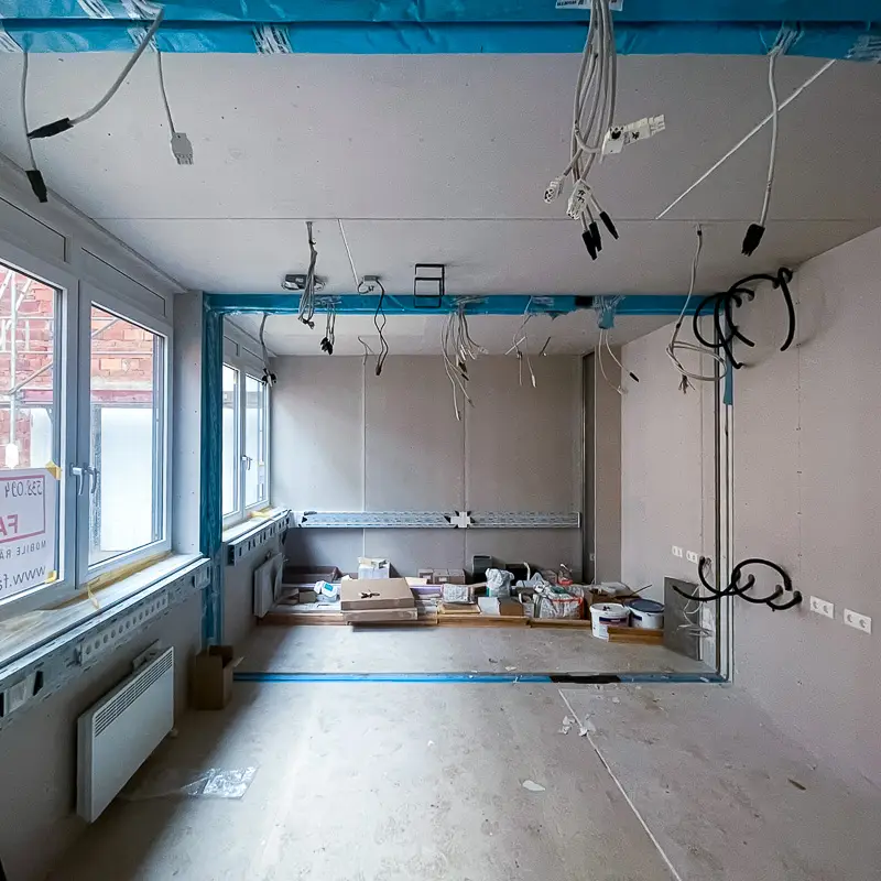 2025-10_NEWS_RENESAS_CONTAINER-2